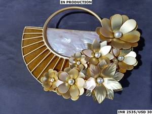 Monedero de noche de diseñador hecho a mano de lujo para damas Latón y madre perla Embrague Bolsos de fiesta de boda de moda - Product Image 3