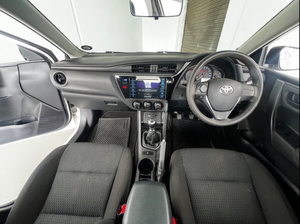 Voiture d'occasion de qualité abordable, Toyota Corolla 1.8 Prestige 2022, conduite à droite - Product Image 2