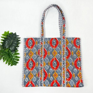 Sac fourre-tout élégant en coton imprimé Ikat gris bohème pour femme 100% pur coton écologique et polyvalent pour toutes les occasions - Product Image 1