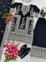 Présentation de la nouvelle collection de créateurs : Soie, broderie lourde, travail de sequins, design ethnique moderne, pour fêtes et festivals, entièrement cousu.