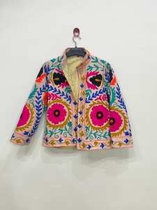 Veste brodée Suzani Vintage de qualité supérieure pour femmes vêtements d'extérieur ethniques bohèmes disponibles pour l'approvisionnement en gros - Product Image 3