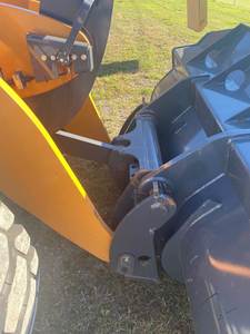 2021 pour chargeur avant et tracteur 621G-172HP de taille moyenne avec moteur FPT Capacité de 13 tonnes et hydraulique avancée et confort - Product Image 3