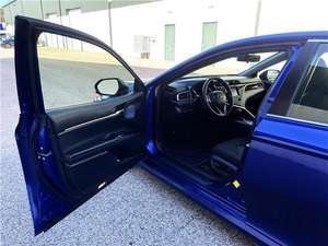 Auto Usado de Calidad a Precio Accesible, Toyota Camry LE 2018, Volante a la Izquierda - Product Image 4