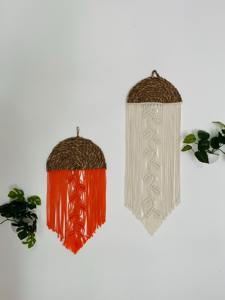 Ensemble de 3 pièces murales en macramé minimalistes et fines pour une décoration murale élégante et des accents bohèmes doux, fabriquées à la main en Inde - Product Image 5