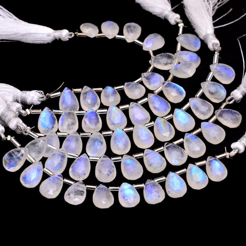 น้ำเงิน, ขาว