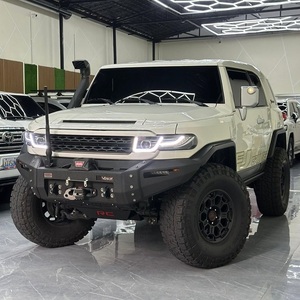 FJ Cruiser 2022 con Techo Rígido, Diésel 4.1-6L, 6 Cilindros, Volante a la Izquierda, SUV con Tracción en las Cuatro Ruedas, Interior de Cuero Oscuro - Product Image 1
