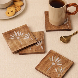 Sous-verres en bois de forme carrée avec incrustation de nacre, motif floral artisanal, décoration d'intérieur, disponibles à prix de gros. - Product Image 1