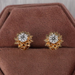 Pendientes de diamantes de oro de 10KT personalizados con forma de flor de diamante cultivado en laboratorio de corte redondo para mujer con nuevo diseño personalizado de moda - Product Image 6