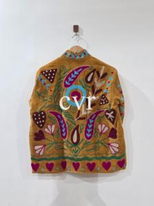 Abrigo de Invierno de Terciopelo Suzani Hecho a Mano, Estilo Boho para Fiestas, Bordado, Estilo Uzbeko, Ecológico, Abrigo de Lujo para Mujer - Product Image 3