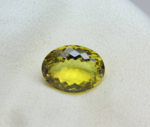 Pierre précieuse verte dorée naturelle facettée - Pierres précieuses vertes dorées de coupe ovale - Pierre en vrac de haute qualité disponible au prix de gros - Product Image 3