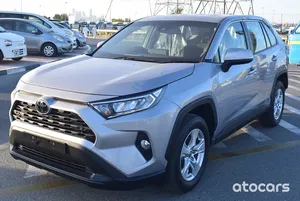 <span class=keywords><strong>Toyota</strong></span> RAV 4 d'<span class=keywords><strong>occasion</strong></span>, toutes options, couleur argent, 2020, démarrage par bouton-poussoir, essence, prête à être expédiée dans le monde entier - Product Image 4