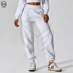 Trajes de chándal de jogging con logotipo personalizado, ropa de calle, chándal de mujer de tamaño personalizado con diferentes diseños. - Product Image 3