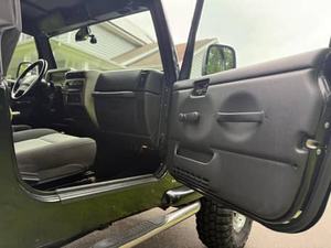 JEEP WRANGLER UNLIMITED 2005 D'OCCASION CÔTÉ GAUCHE/CÔTÉ DROIT - Product Image 6