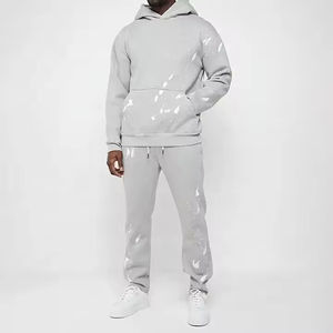 Streetwear personnalisé pour hommes Ensemble de pantalons de survêtement évasés Hip Hop surdimensionné teint à la main Survêtement Plus Size Peinture Bleach Hiver Coupe-vent - Product Image 1