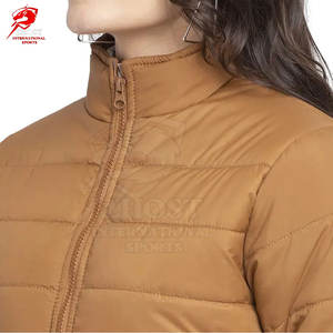 Chaqueta acolchada para mujer, cálida y cómoda, ideal para salidas informales y para usar en capas durante las temporadas de otoño o invierno. - Product Image 6