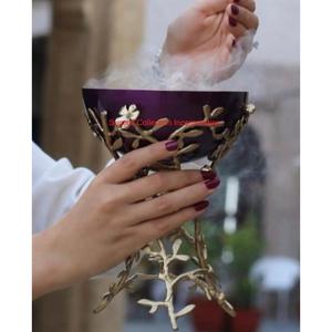 Fabuleux brûleur décoratif Bakhoor brûleur d'encens en laiton de haute qualité avec un design élégant de feuille parfait pour la décoration intérieure et la fête - Product Image 4