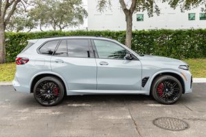 BMW X5 M COMPETITION 2024 USADO, Volante a la Izquierda/Derecha - Product Image 3