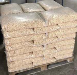 Granulés de bois de première qualité, combustible biomasse durable avec 10 % d'humidité, densité de 600-750 kg/m³ pour applications de chauffage commercial - Product Image 4