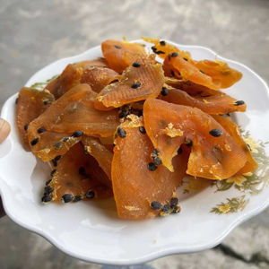 Délice tropical dans chaque tranche: Fruit de la passion séché de qualité supérieure du Vietnam - Product Image 1