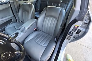 Mercedes-Benz CLS500 5.0 L V8 de 2006, occasion, provenance Californie, non modifiée - Product Image 5