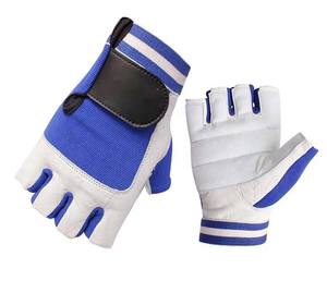 Gants de fitness de gym fabriqués en usine à la mode, matériau en cuir de qualité supérieure, étiquette personnalisée, prix raisonnable Offre Spéciale pour l'extérieur - Product Image 1