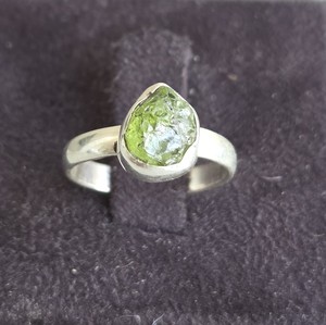Vente Flash : Bague en Argent Sterling avec Péridot pour Femme, Personnalisable pour les Acheteurs en Gros, Qualité Premium - Product Image 4