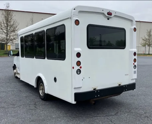 Listo para enviar: Autobús de pasajeros usado Chevrolet 4500 Arboc ADA 2021 con capacidad para 14 personas - ENTREGA a nivel mundial - Product Image 3