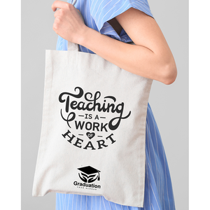 Bolsa de Tela de Algodón Personalizable con la Frase 'La Enseñanza es una Obra del Corazón' para Maestros - Product Image 4