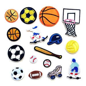 Écussons brodés personnalisés, badges en polyester faits à la main, badges brodés à l'aiguille, logo en tissu tissé, tailles personnalisées pour les vêtements - Product Image 5