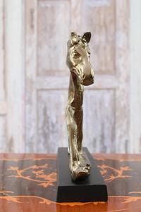 Sculpture artisanale en aluminium en forme de cheval et expression artistique unique, idéale pour un décor de salon ou de galerie moderne - Product Image 2