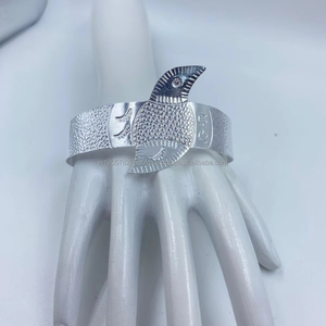 Bracelet de manchette en argent unisexe de luxe sophistiqué Chic réglable Design moderne à la mode bracelets porte-bonheur élégance unique - Product Image 1