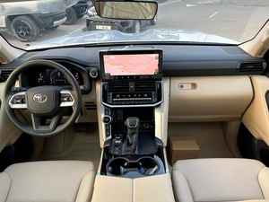 NUEVO TOYOTA LAND CRUISER GXR 2025, 4.0L, 5 PLAZAS, 0KM, 299HP, 6 CILINDROS, TRANSMISIÓN AUTOMÁTICA - Product Image 2