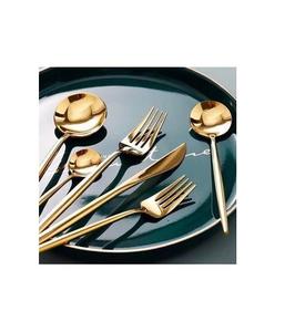 Couverts en métal doré brillant avec finition réfléchissante, idéal pour les services de mariage ou les banquets. - Product Image 1