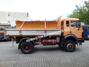 Camion benne d'occasion Mercedes-Benz 1935 de 1993, poids lourd 4x4 diesel à transmission manuelle pour l'exploitation minière - Product Image 6