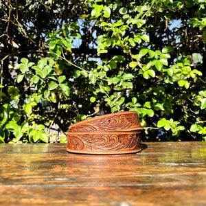 เข็มขัดหนังแท้ Gaucho Premium Classic แบบเต็มเม็ด ลายแกะสลักสไตล์ตะวันตก พร้อมดีไซน์งานฝีมือและหัวเข็มขัดทองเหลือง สำหรับใช้งานลำลอง - Product Image 6