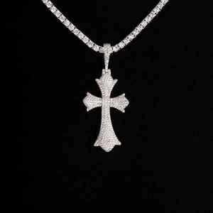 Colgante de cruz de lujo con incrustaciones de diamantes de moissanita, cadena de oro blanco estilo hip hop, joyería cristiana - Product Image 4
