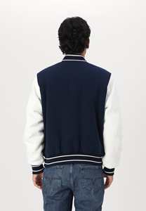 Chaqueta universitaria de lana personalizada de alta calidad para hombre, tipo de cierre, bolsillos con botones, chaqueta Bomber de béisbol universitaria cálida Letterman para hombre - Product Image 2