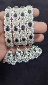 Brazaletes de piedra de perla de diseño único Impresionantes accesorios hechos a mano para Mehndi Navratri y ropa tradicional - Product Image 5