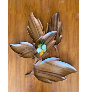 Plateau de service en bois d'acacia écologique à 4 sections, design feuille - Product Image 1