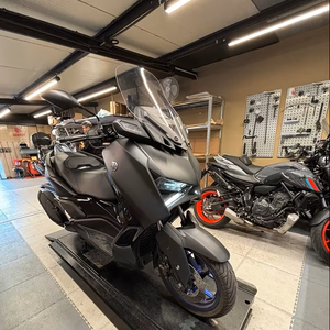 Scooter de Alto Rendimiento Tech Max X-MAX 300cc, Sistema de Frenos ABS, Suspensión Neumática, Caja de Cambios Metálica, Scooter Urbano para Viajeros - Product Image 1