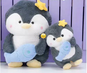 Sovina pingüino suave y liso animal de peluche con peces - Product Image 5