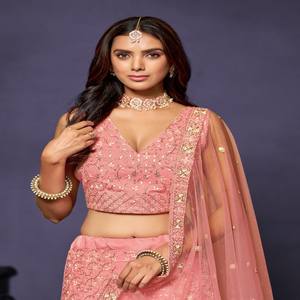 Lehenga Choli de Seda Malai con Bordado Zari Rosa - Product Image 2