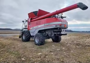 Cosechadora de Granos de Segunda Mano, Cosechadora Combinada para Trigo, Arroz, Algodón, Ajo y Maíz en Perfectas Condiciones - Product Image 2