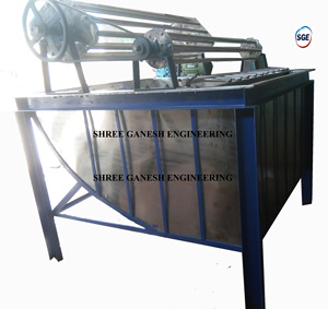 Machine à treuil en tissu à moteur électrique de marque SGE Blanchiment et lavage semi-automatiques à grande vitesse avec moteur Boîte de vitesses Prix d'usine - Product Image 4