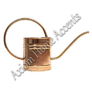 Arrosoir en cuivre fabriqué à la main Design moderne et élégant parfait pour les plantes d'intérieur et suspendues par Axiom Home Accents - Product Image 3