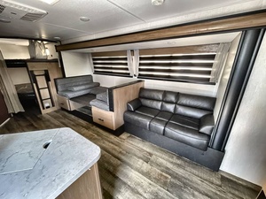 2023 Used F-o-r-e-s-t R-i-v-e-r Grey W-o-l-f 26DBH camping Truck Motor Homes Motorhome Home Motorhomes - Product Image 4