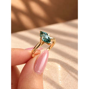Bague de fiançailles solitaire en diamant de laboratoire de 1,00 ct de couleur vert-bleu, taille marquise, certifiée IGI, en or, pour femme, par AURALUXURIA - Product Image 2