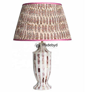 Lámpara de Mesa LED E26 AC con Incrustaciones de Hueso, Diseño Moderno y Artesanal para Interiores de Lujo, Tradebyd - Product Image 1