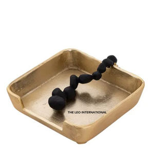 Design élégant Porte-serviettes décoratif en forme de fleur de couleur dorée pour la décoration de table Couleur noire - Product Image 2