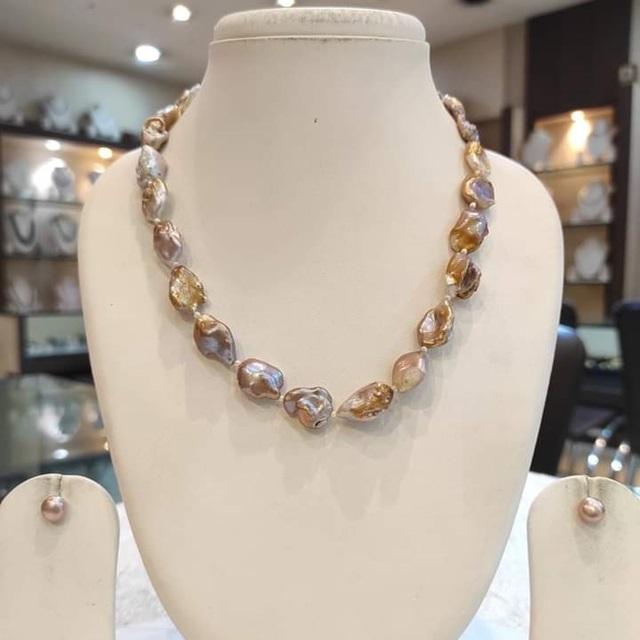 สีน้ำตาล